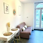 à Deux Pas De La Nizza