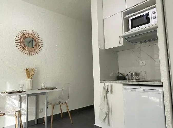 Apartment A Deux Pas De La *
